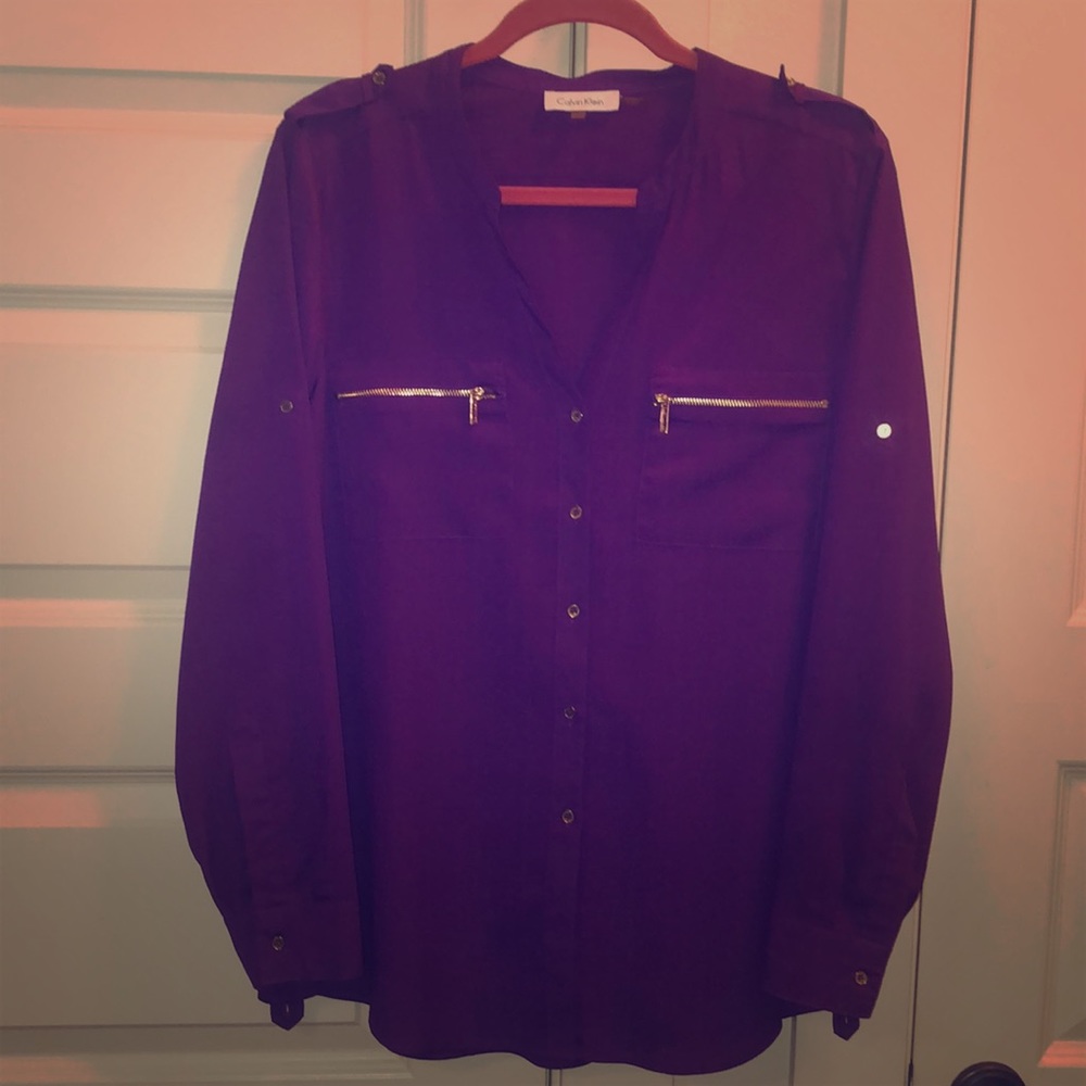 Calvin Klein purple button-down w luxe gold detail